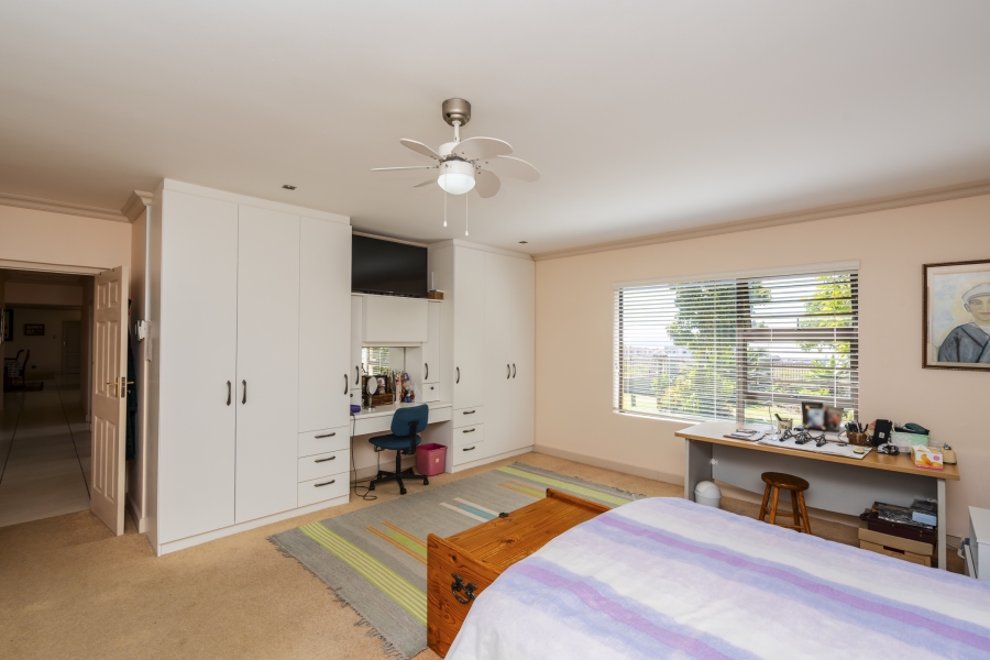 4 Bedroom Property for Sale in Myburgh Park Western Cape